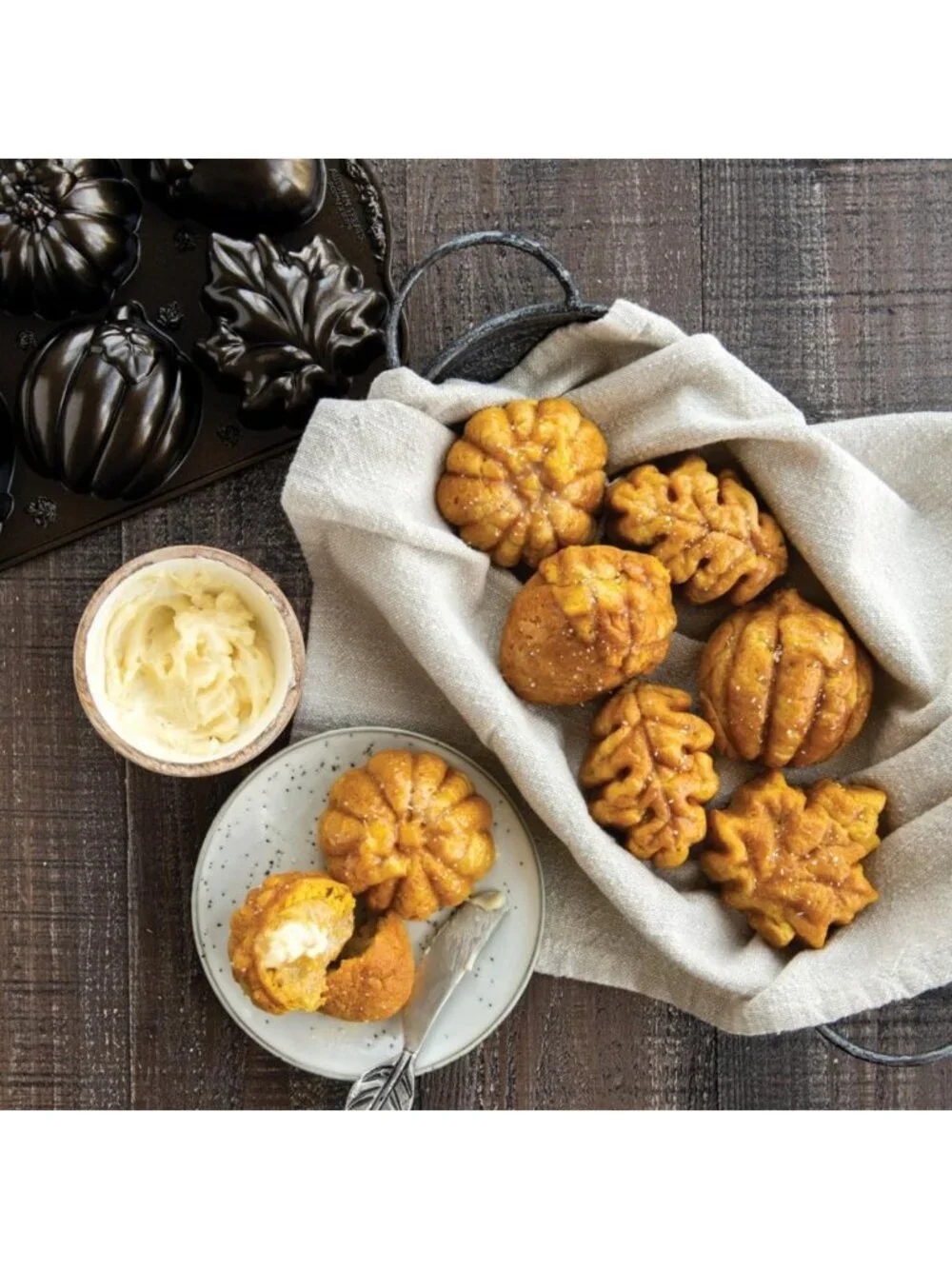 Autumn Treats Baking Pan - Nonstick Bronze Bakeware for Fall Desserts